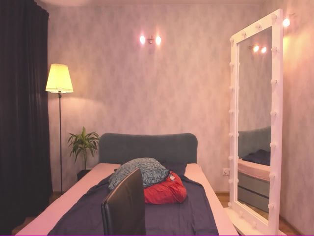 Live sex webcam photo for EmilySense #264971358