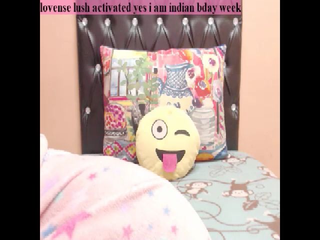 Live sex webcam photo for PARADISEQEEN #254873366