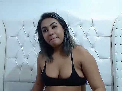 Live sex webcam photo for Lulu_11 #243835111