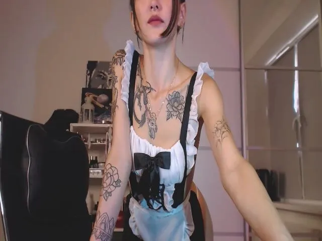 Live sex webcam photo for KellyAsian #258063635