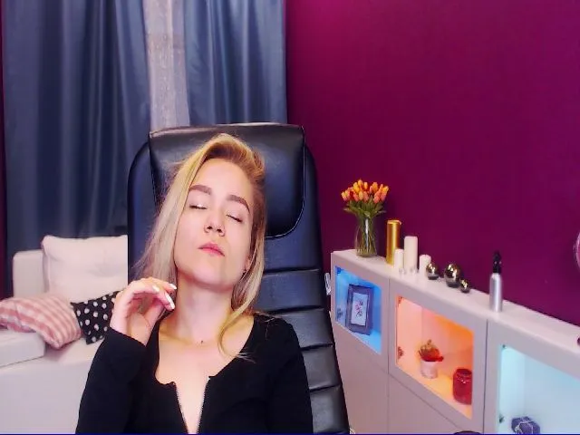 Live sex webcam photo for Kara_Smith #259008228