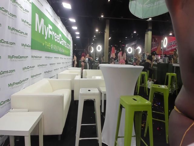 Live sex webcam photo for Selerah #254924678