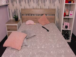 Live sex webcam photo for MonicaColins #251661730