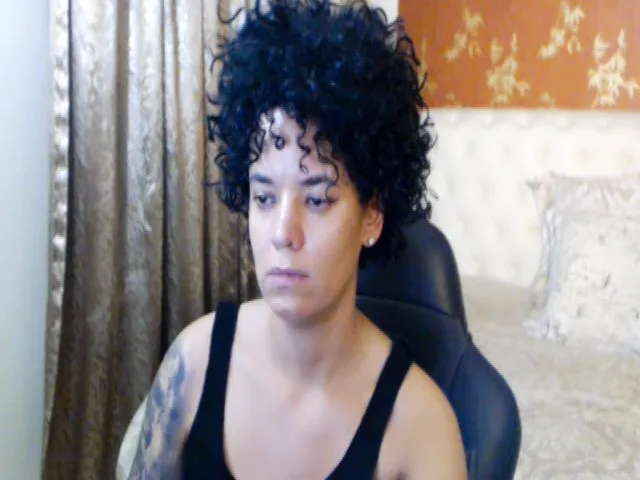 Live sex webcam photo for LaraAnne_ #253882213