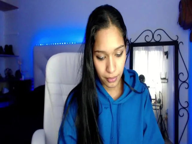 Live sex webcam photo for Sexy_latina69 #255324822
