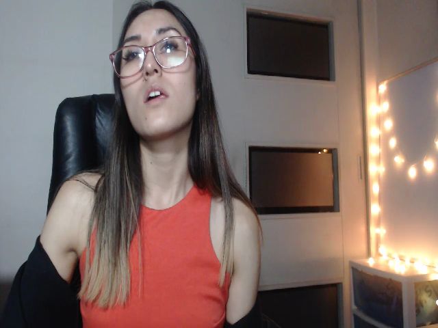 Live sex webcam photo for Ninimoon #254452129