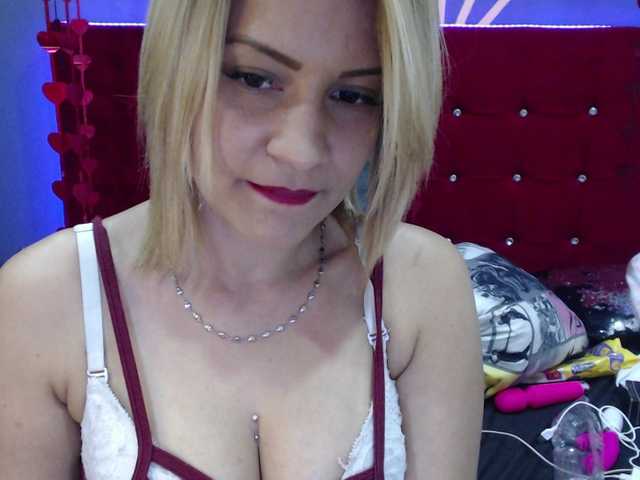 Live sex webcam photo for CarlaAdams #241215030