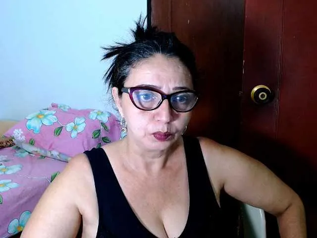 Live sex webcam photo for sweetthelmax #247086907