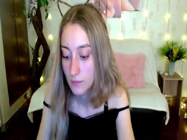 Live sex webcam photo for LinaRum__ #262538971