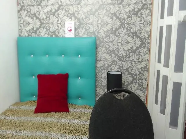 Live sex webcam photo for gia_cooper #263595120