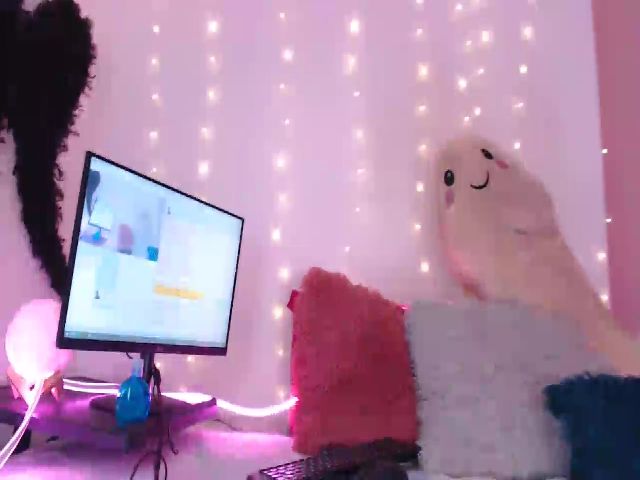 Live sex webcam photo for Suicidepussyy #254041576