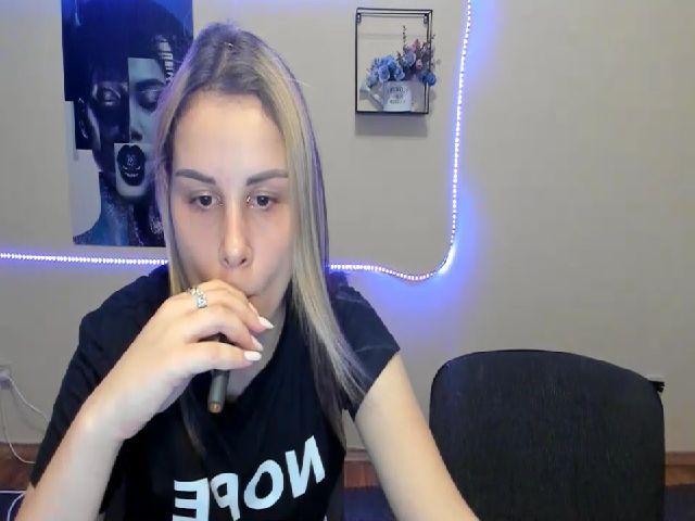 Live sex webcam photo for PolliMilk #258573204