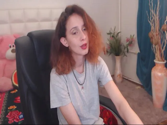 Live sex webcam photo for IrisNichols #264580506