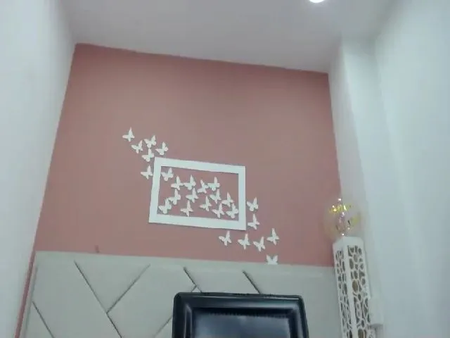 Live sex webcam photo for Estefany_24 #261874298