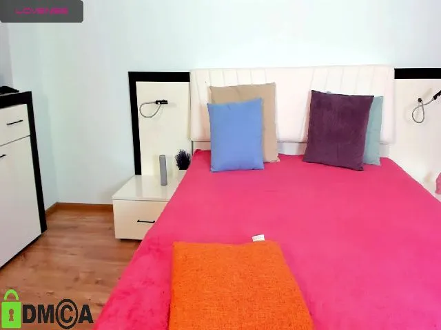 Live sex webcam photo for EllisCharmed #264670960