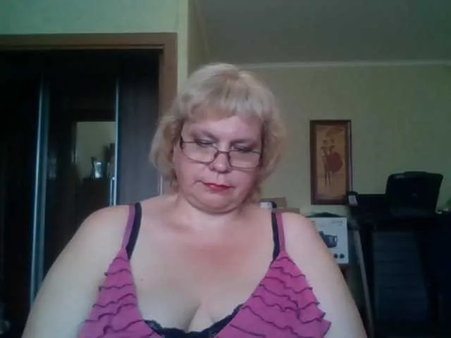 Live sex webcam photo for LOLA88888 #259927950