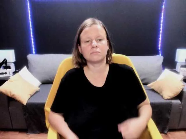 Live sex webcam photo for CoconutLegs #262752860