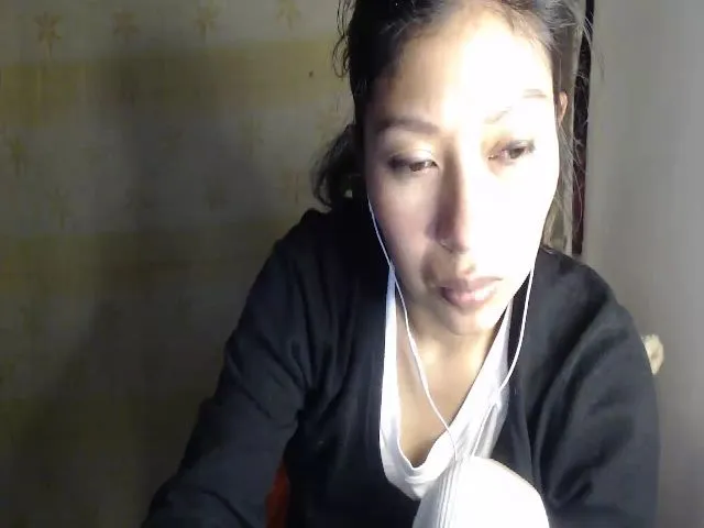 Live sex webcam photo for CHILENITAHOT #255538181