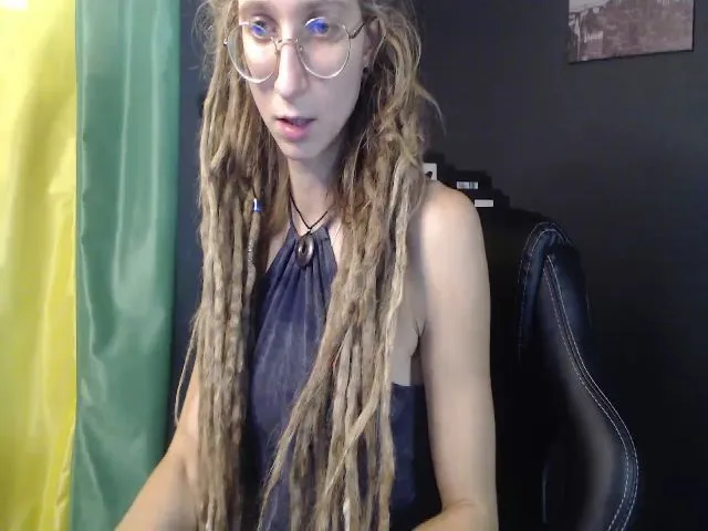 Live sex webcam photo for KINKYkeira #256757098