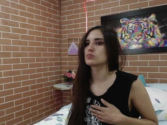 Live sex webcam photo for majo-20 #246971316