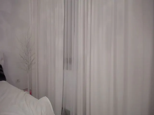 Live sex webcam photo for Mymysterryy24 #254307414