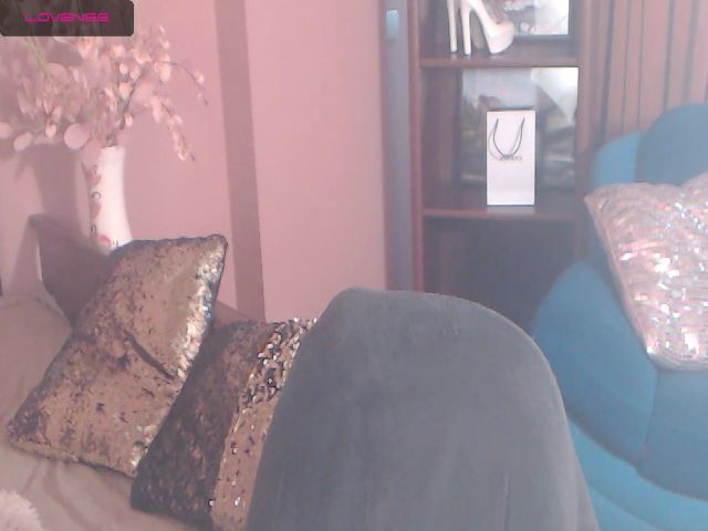 Live sex webcam photo for Kelly7B #255360141