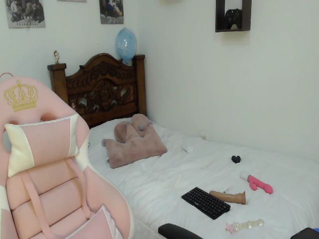 Live sex webcam photo for Cailyn_Hot1 #263712774