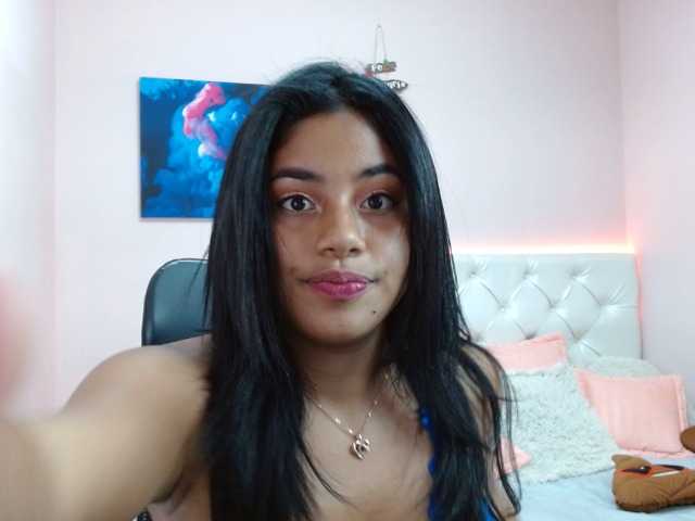 Live sex webcam photo for kim-rose69 #259117878