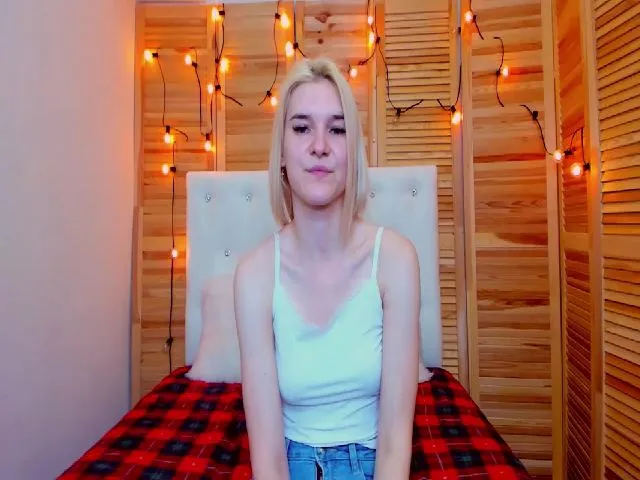 Live sex webcam photo for MarliTes #257290810