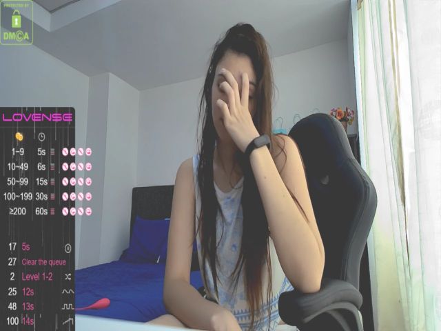 Live sex webcam photo for Lunadoll1 #260069186