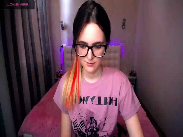 Live sex webcam photo for Ella_Hudson #256952822