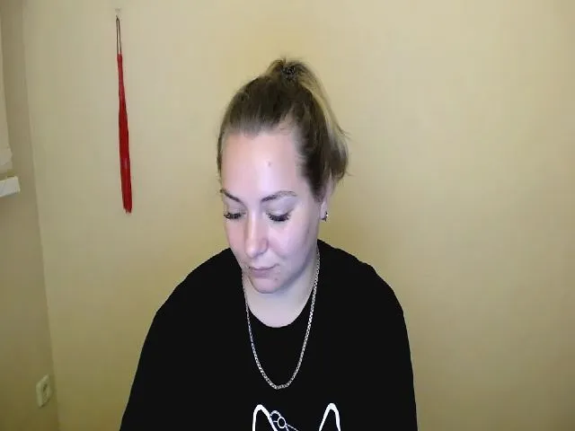 Live sex webcam photo for StellaJ_ #252645303
