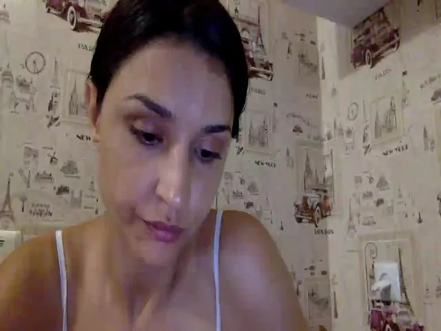 Live sex webcam photo for JolyBoss #256040259