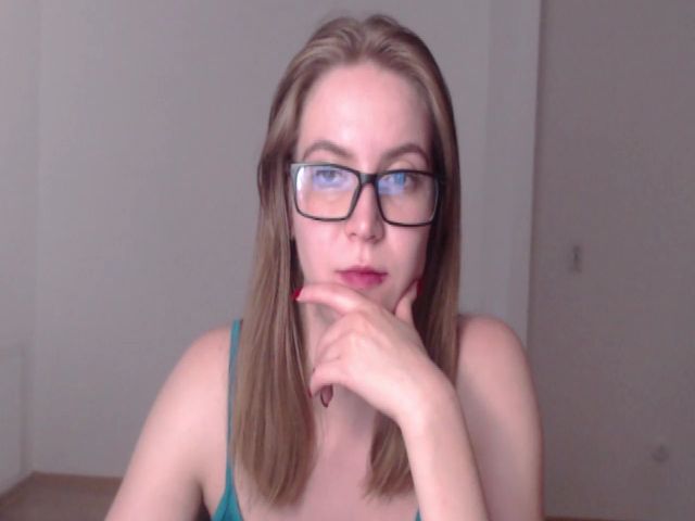 Live sex webcam photo for ALESSA_MOON #253269480