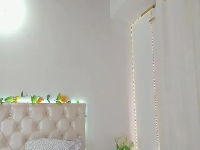 Live sex webcam photo for RubiJasper #254158775