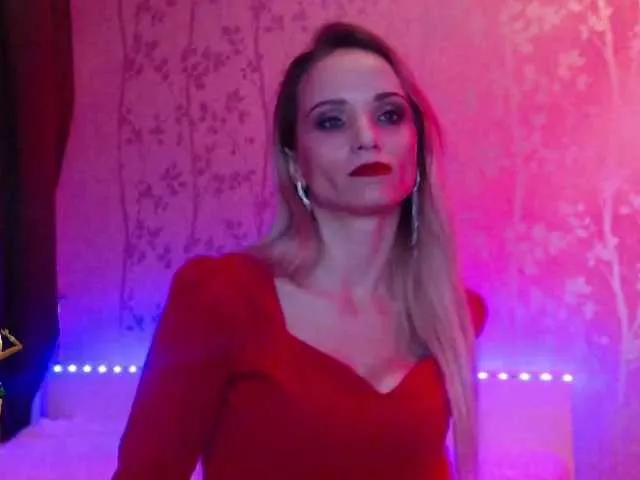 Live sex webcam photo for Louisedance #240994403