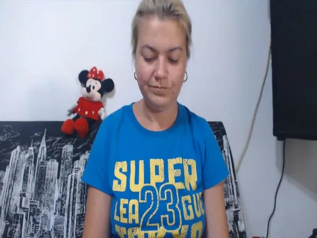 Live sex webcam photo for Softhottmilf #256292437