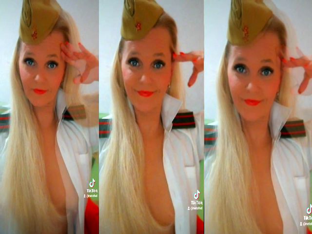 Live sex webcam photo for ChristiRoses #262056134