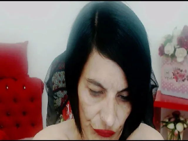 Live sex webcam photo for BestBangMilf #260471381