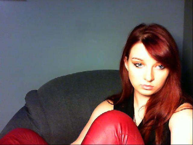 Live sex webcam photo for VirginLuna18 #264448957