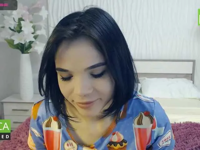 Live sex webcam photo for look-at-me #241355981