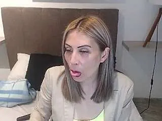 Live sex webcam photo for ELISAROSSE #244960118