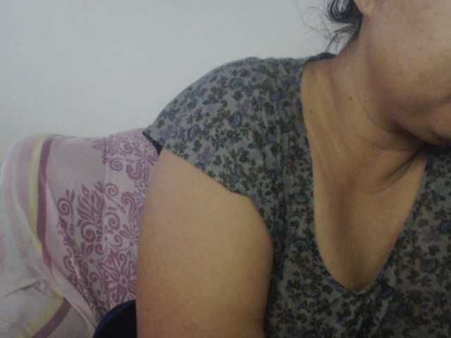 Live sex webcam photo for julianahothot #245474397