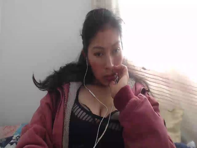 Live sex webcam photo for CHILENITAHOT #253875927