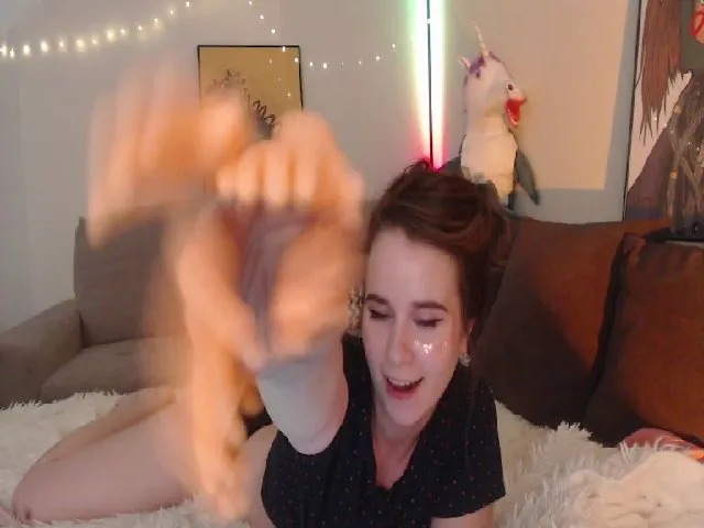 Live sex webcam photo for LizzyPeach #257810221