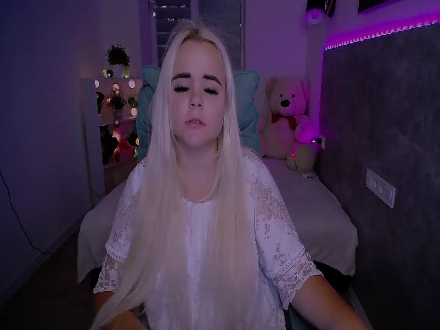 Live sex webcam photo for Jenni__fer #264015397