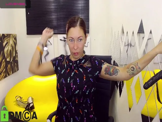 Live sex webcam photo for MarvelousLilu #258589216