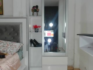 Live sex webcam photo for sharonDulce #240854059