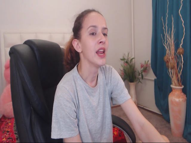 Live sex webcam photo for IrisNichols #265177840