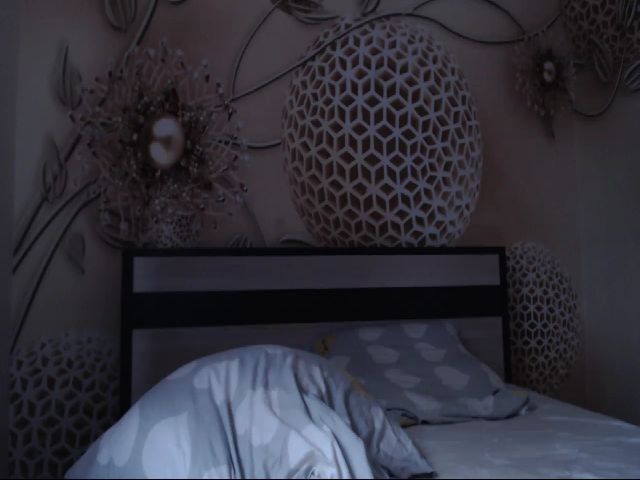 Live sex webcam photo for MeltingJulia #260069824